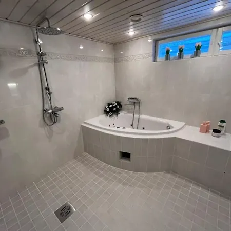 Wonderful Townhouse 214 M2 Close To Outdoor Areas Helsingfors