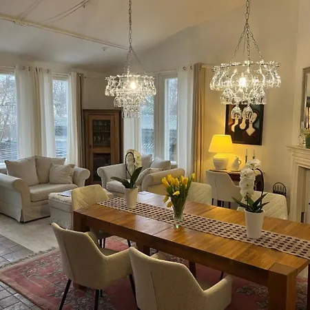 Wonderful Townhouse 214 M2 Close To Outdoor Areas Villa