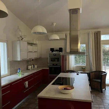 Wonderful Townhouse 214 M2 Close To Outdoor Areas * Helsinki