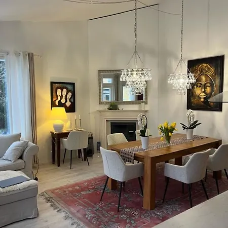 Wonderful Townhouse 214 M2 Close To Outdoor Areas * Helsinki