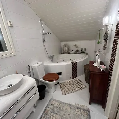 Wonderful Townhouse 214 M2 Close To Outdoor Areas