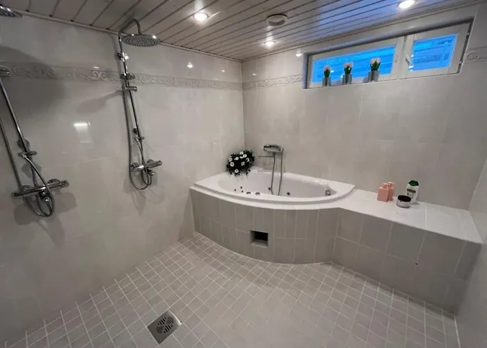 Wonderful Townhouse 214 M2 Close To Outdoor Areas 赫尔辛基