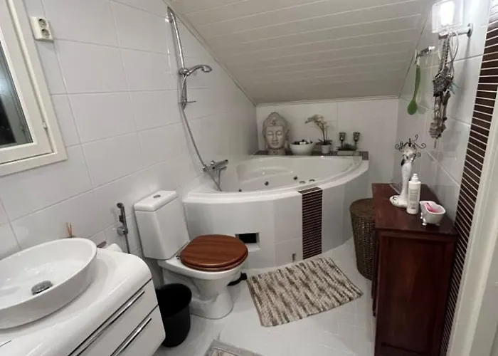 Wonderful Townhouse 214 M2 Close To Outdoor Areas