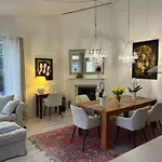 Wonderful Townhouse 214 M2 Close To Outdoor Areas * 헬싱키