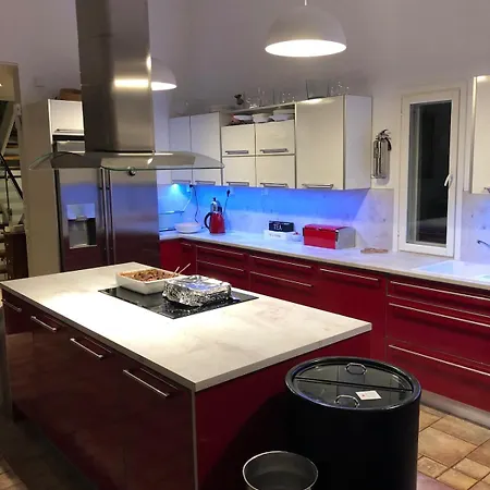 Wonderful Townhouse 214 M2 Close To Outdoor Areas 빌라